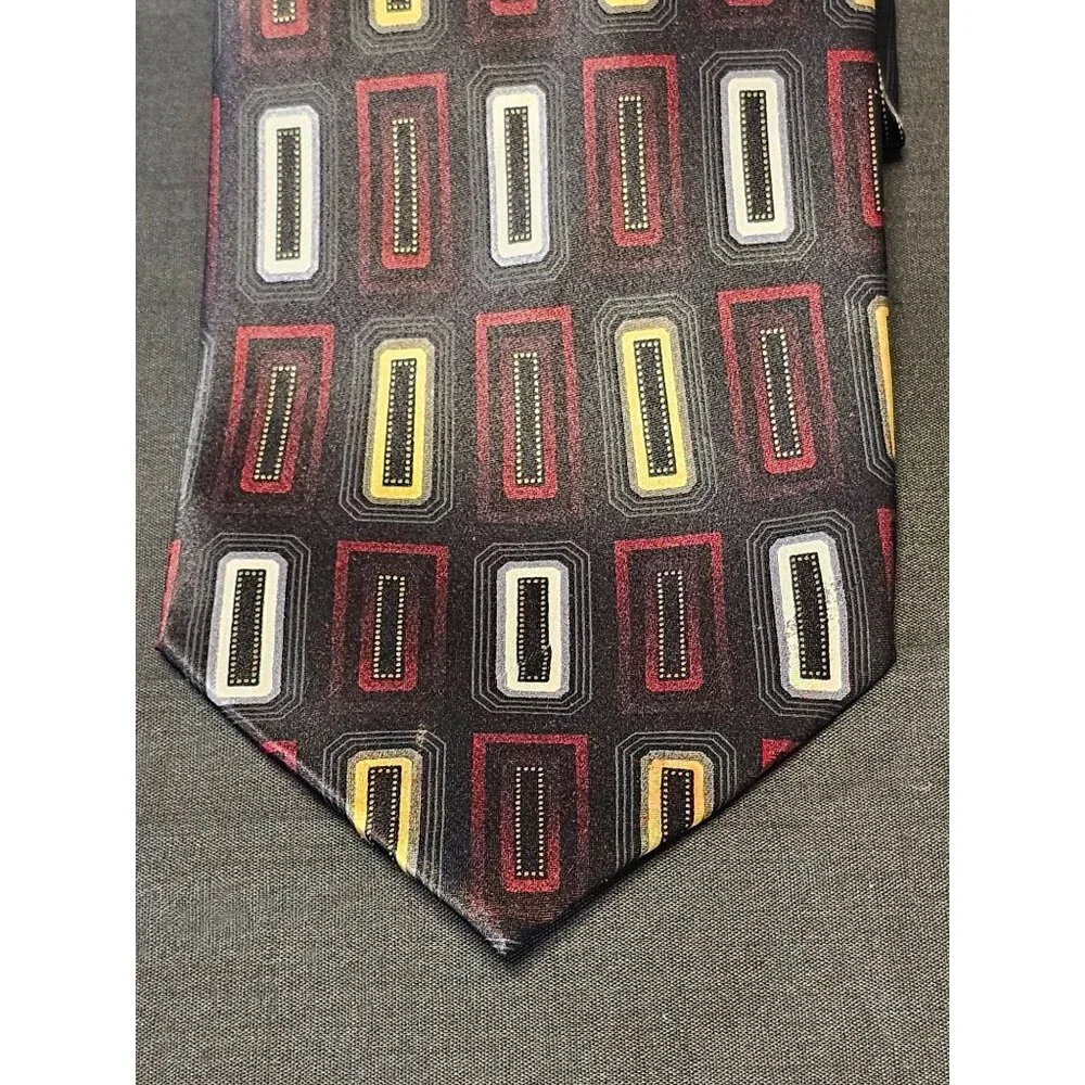 Kilburne & Finch Geometric Pattern Tie - Picture 3 of 9